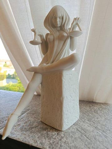 Royal Copenhagen - Christel Marrot - Beeldje, LIBRA - 28 cm