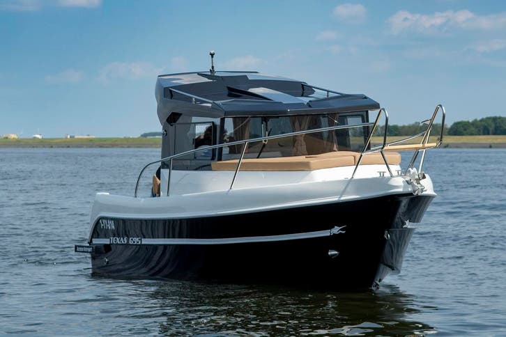 Nieuwe Texas Pilothouse en Kajuitboot | Zeer Compleet uitgev, Watersport en Boten, Vis- en Consoleboten, Buitenboordmotor, 70 pk of meer