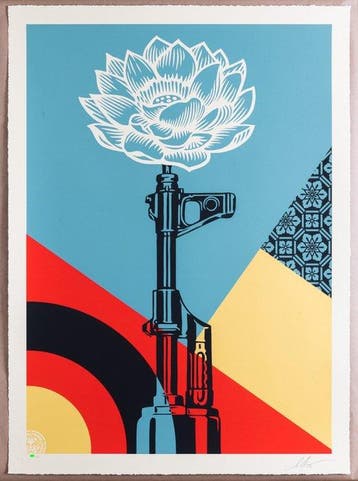 Shepard Fairey (OBEY) (1970) - AK-47 Lotus Large Format, Antiek en Kunst, Kunst | Designobjecten